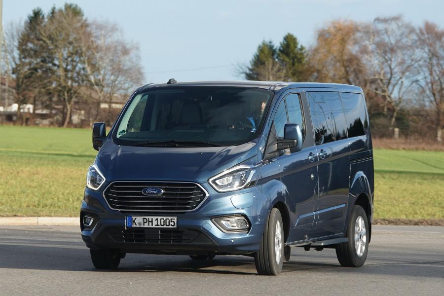  Ford Tourneo Custom PHEV 2019 года  (WW) (фото 26 из 39)